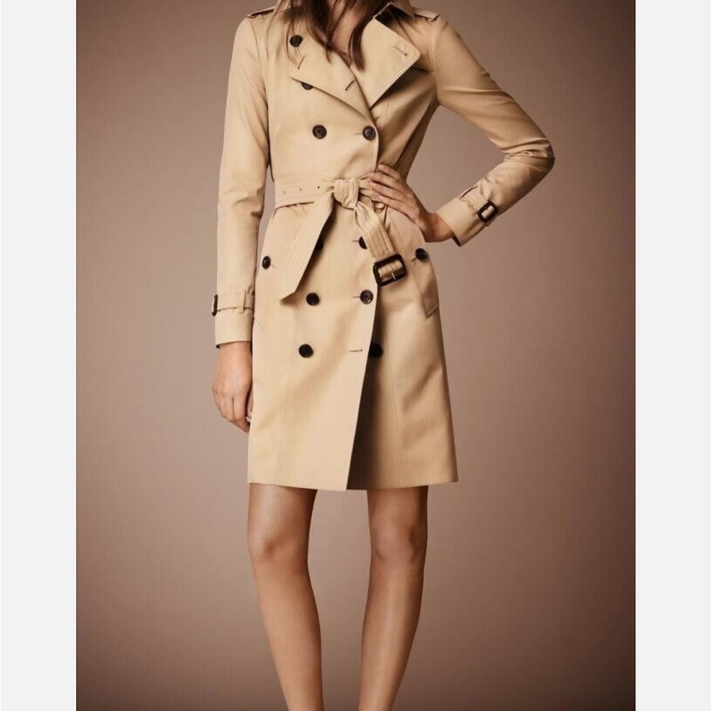 BURBERRY 
The Sandringham Long Trench Coat